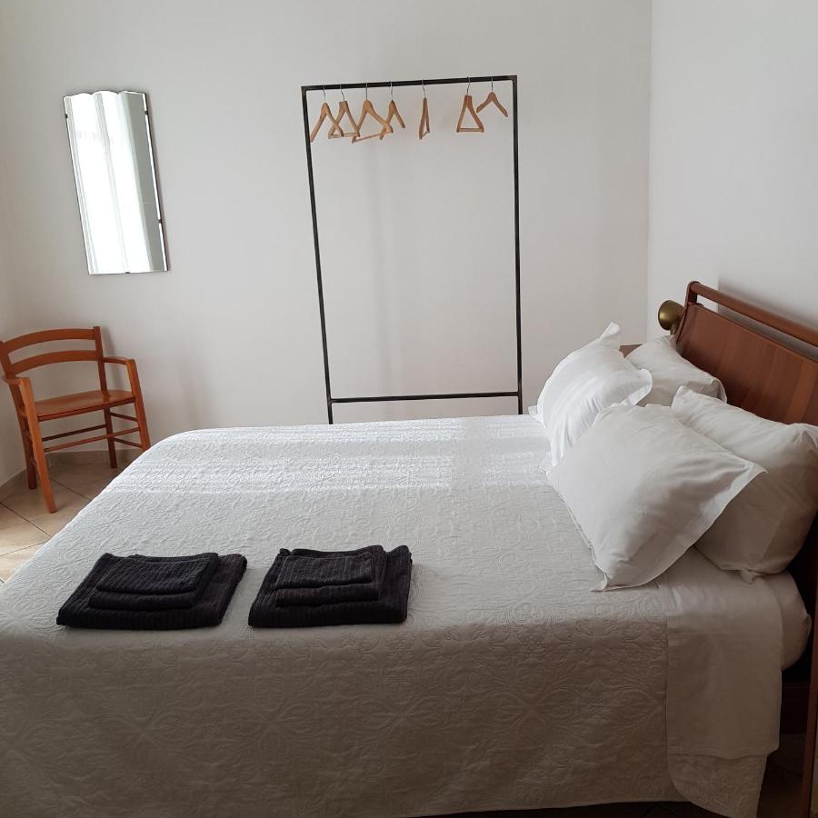 La Terrazza Apartment,A 50 Mt Dal Mare 瓦拉泽 外观 照片