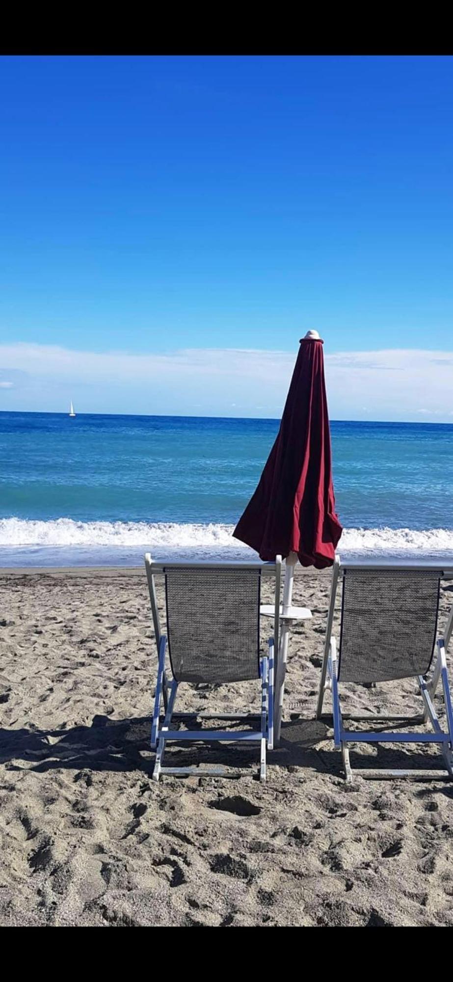 La Terrazza Apartment,A 50 Mt Dal Mare 瓦拉泽 外观 照片