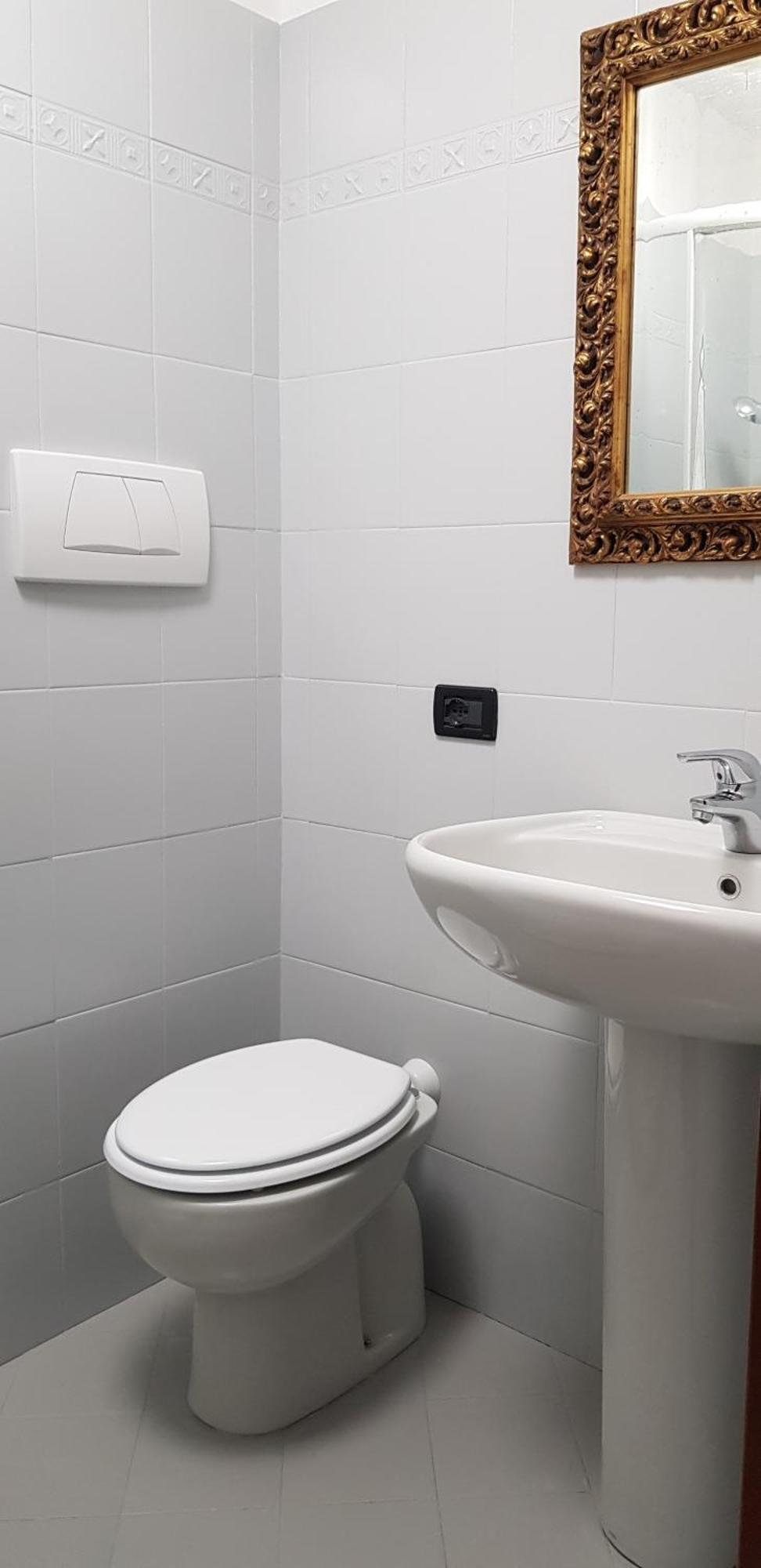 La Terrazza Apartment,A 50 Mt Dal Mare 瓦拉泽 外观 照片