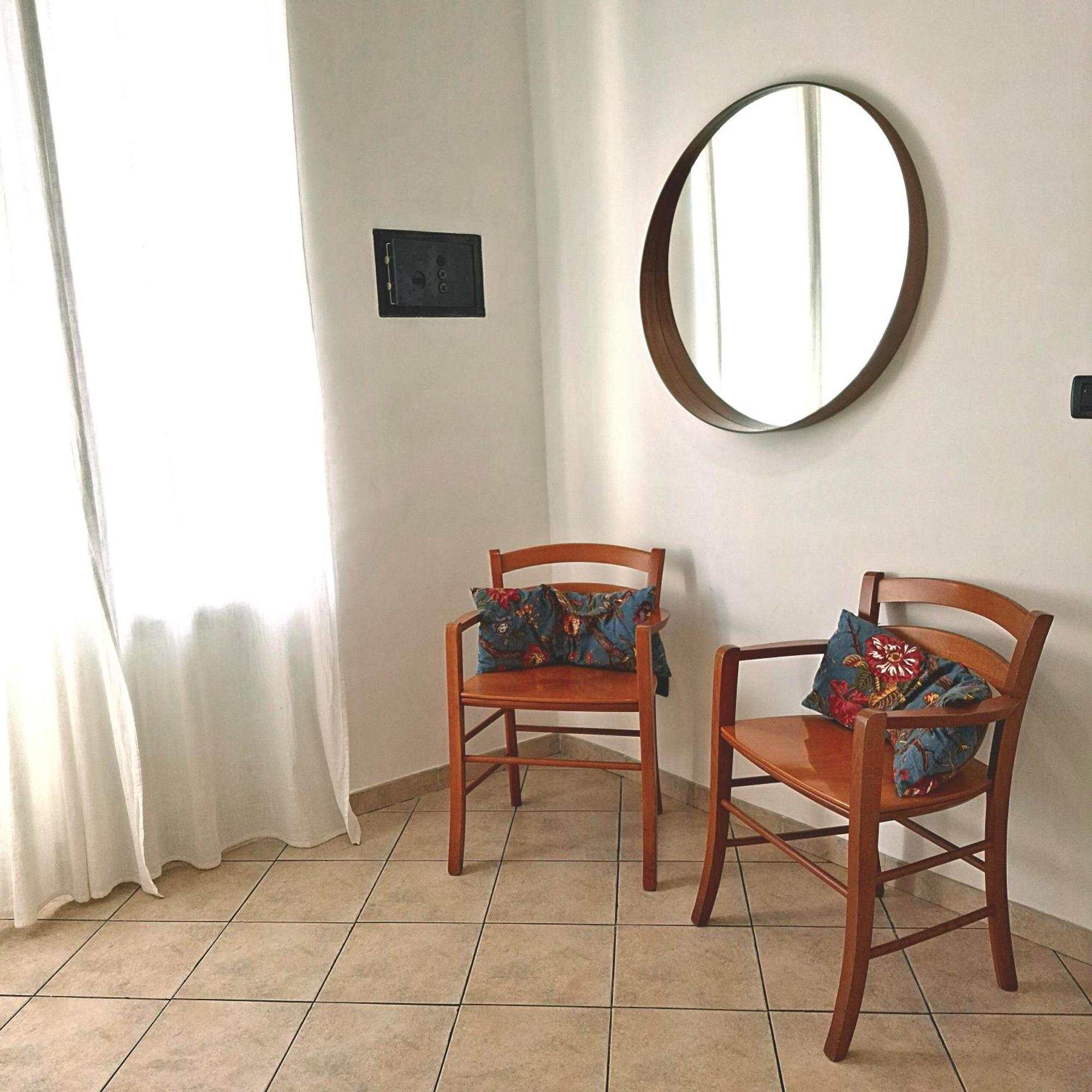 La Terrazza Apartment,A 50 Mt Dal Mare 瓦拉泽 外观 照片